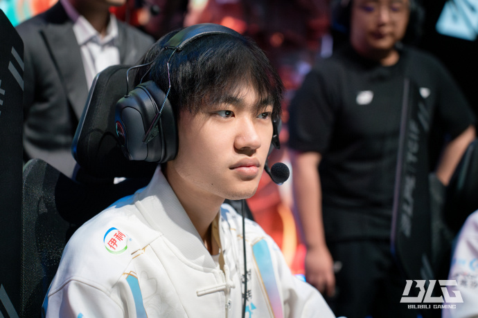 官宣签下老 官宣签下老