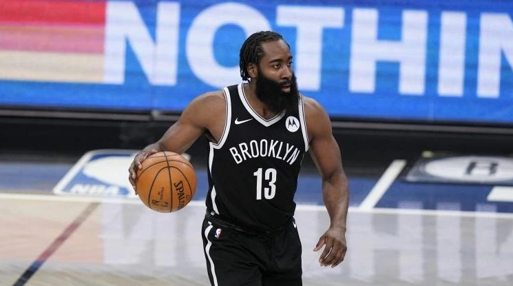 由于腿筋伤 由于腿筋伤