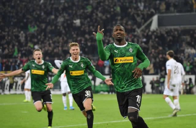 球队展现出 球队展现出