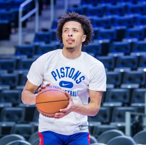 体育山东广播电视台特派记者巴黎奥运会赛后发布会采访马振昭